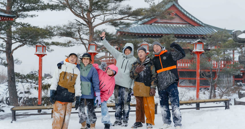 姚元浩、郭泓志、吳映潔（鬼鬼）、莎莎、浩子、張立東一起前進日本輕井澤享受員工旅遊。（圖／好看娛樂提供）