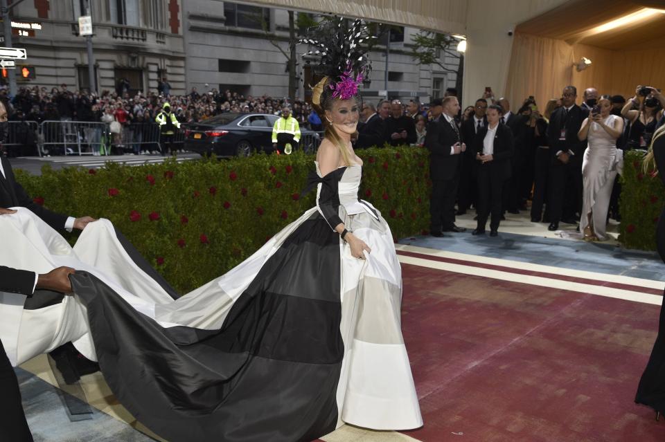 Sarah Jessica Parker in gingham ball gown poses for photos