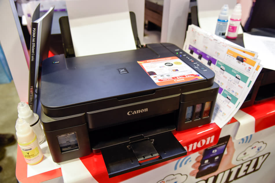 The G2000/G3000 series are refillable ink tank printers that help you save cost when you go high on volume, the large ink bottles print up to 6,000 B&W pages and 7,000 color pages. S$229 (U.P. S$239) for the G2000, S$329 (U.P. S$339) for the G3000, which comes with Wi-Fi.