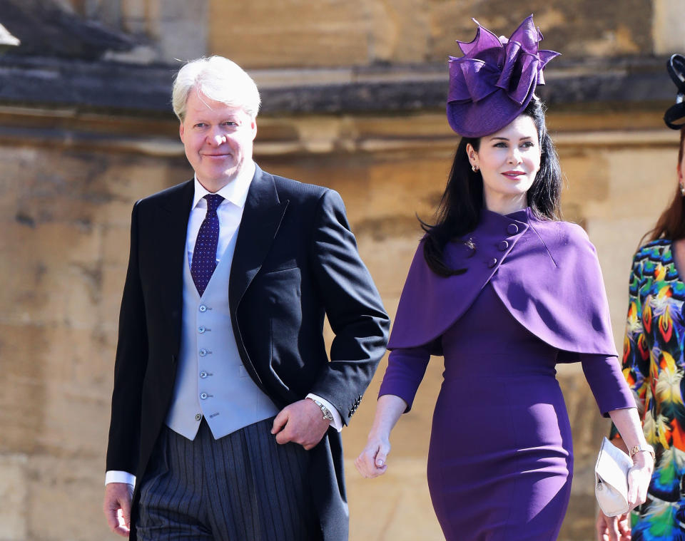 <p>Farbenfroh zeigt sich Sozialunternehmerin Karen Spencer. Ob ihr hübscher XXL-Fascinator allerdings die richtige Wahl ist? Damit könnte es dem einen oder anderem Gast in der Kirche schwierig fallen, einen guten Blick auf das Geschehen zu haben. (Bild: Rex Features) </p>