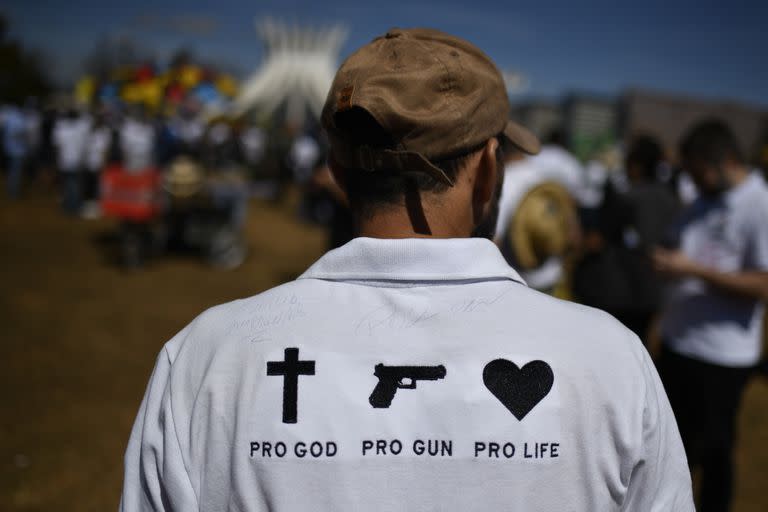 Una manifestación de seguidores de Bolsonaro a favor de la tenencia de armas en Brasilia