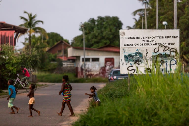 Residents in Saramaca say signs of urban decay are everywhere, from potholed roads to broken streetlights