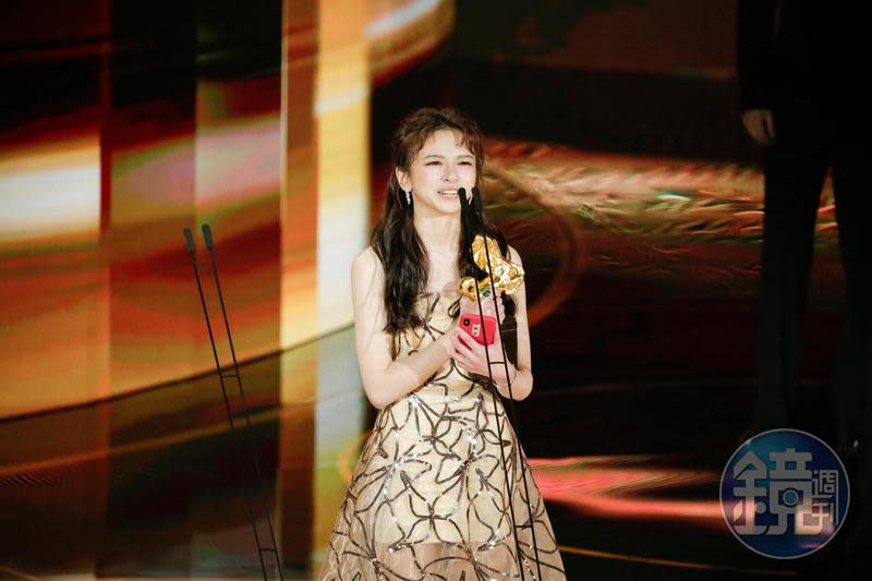 陳姸霏以《無聲》拿下新演員獎，得獎之時覺得眼前都在地震。