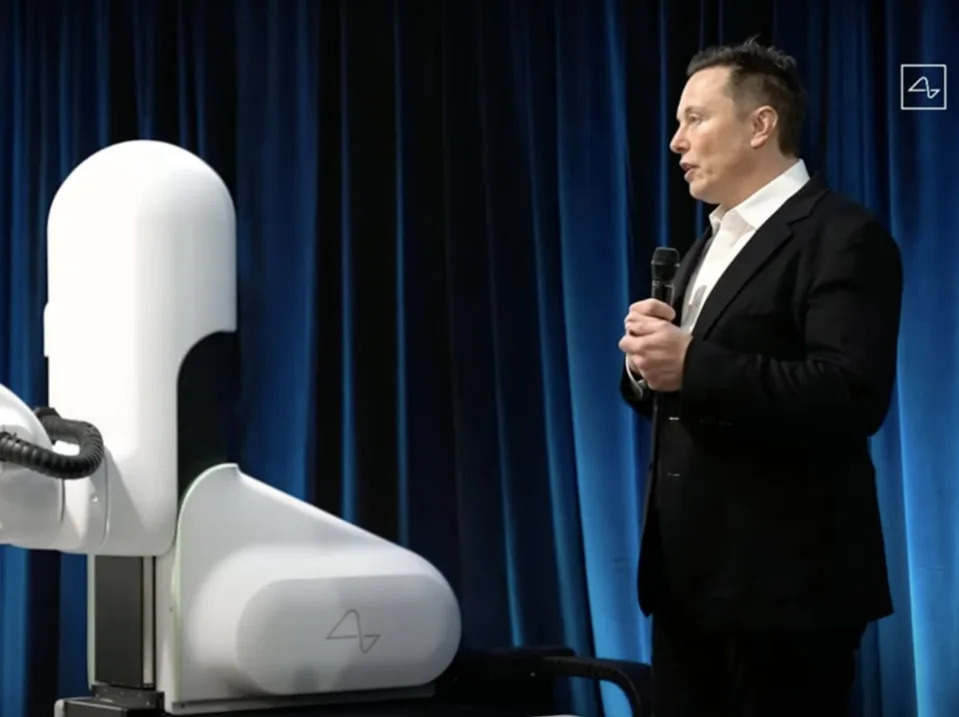 Elon Musk presenting "Neuralink Progress Update, Summer 2020."