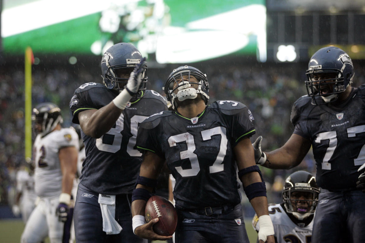 Why Seahawks RB Shaun Alexander enters the Ring of Honor Sunday