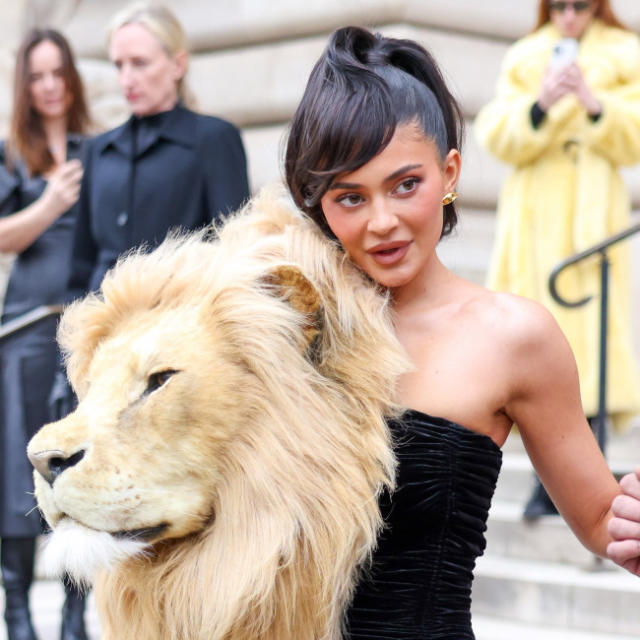 Everything you need to know about Kylie Jenner's lion's head outfit