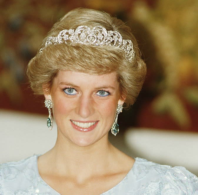 Prepare to shed a tear: This is why Princess Diana was the first royal to stop wearing gloves