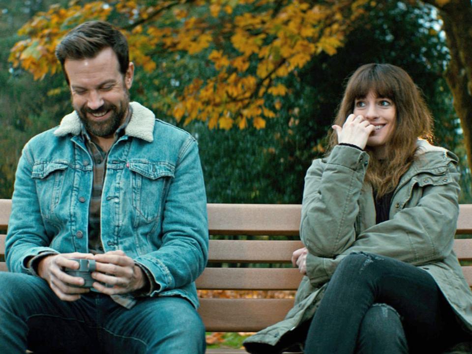 anne hathaway jason sudeikis colossal