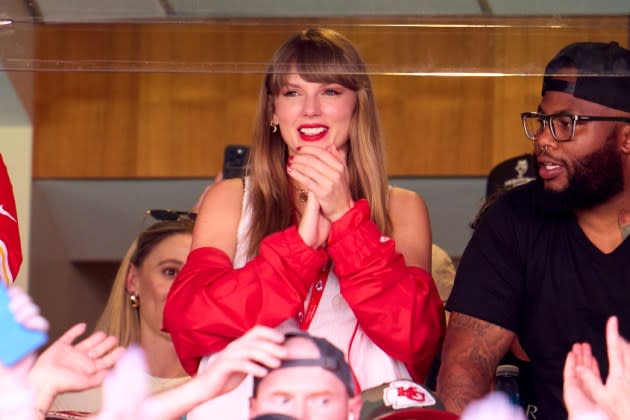 Sunday Night Football' Is A Sideshow To Tonight's Taylor Swift