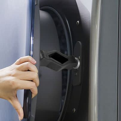 This magnetic holder is ideal for laundry day