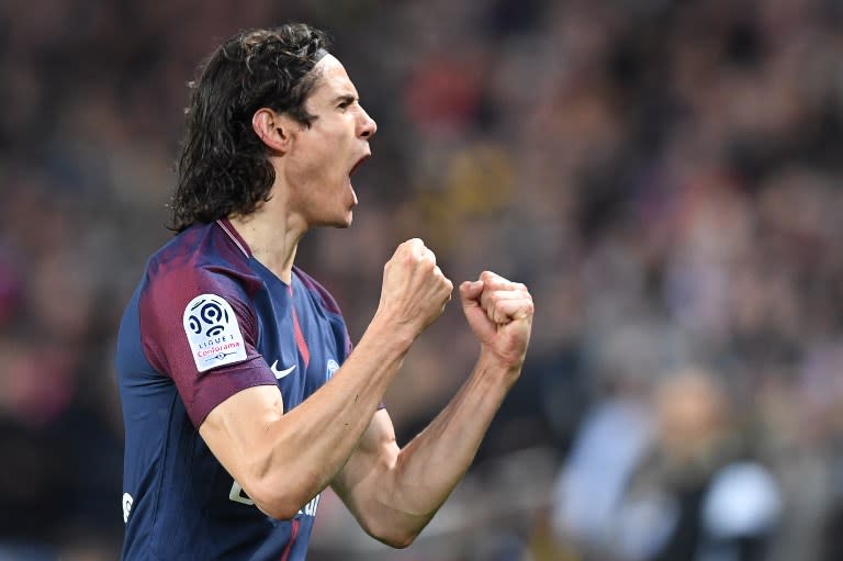 <p>ET LE 2e BUT DU PSG ! C’est Edinson Cavani qui est à la finition, de la tête, dès la 17e minute. Le PSG mène 2-0. </p>