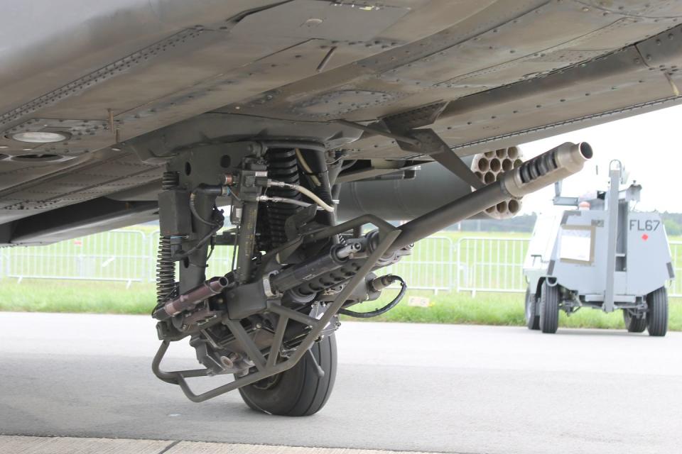 30mm m230 chain gun on ah 64 apache attack helicopter