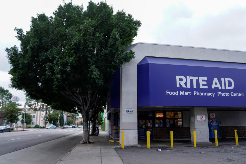 Sebuah kedai Rite Aid di 1841 North Western Avenue ditunjukkan di Los Angeles, California, AS, 21 Januari 2020. Gambar diambil pada 21 Januari 2020. REUTERS/Mike Blake