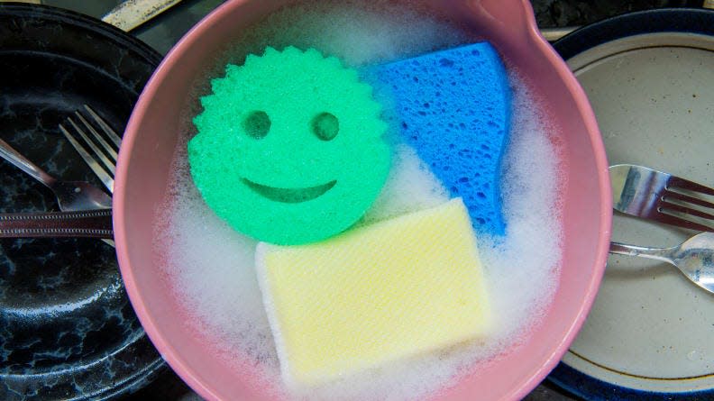 Washing dishes is that much more fun with this sponge smiling up at you.