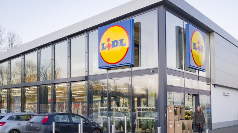 Front of Lidl grocery store