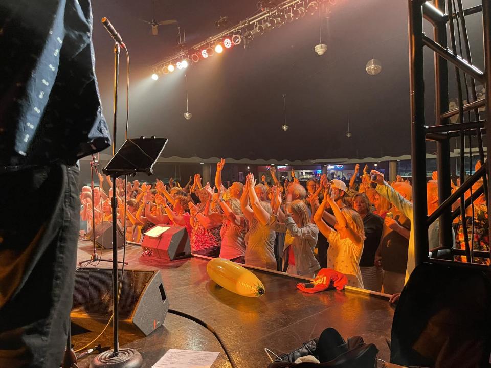 A crowd shot of one of the tribute performances in Nashville. (Kevin Carstens) 
