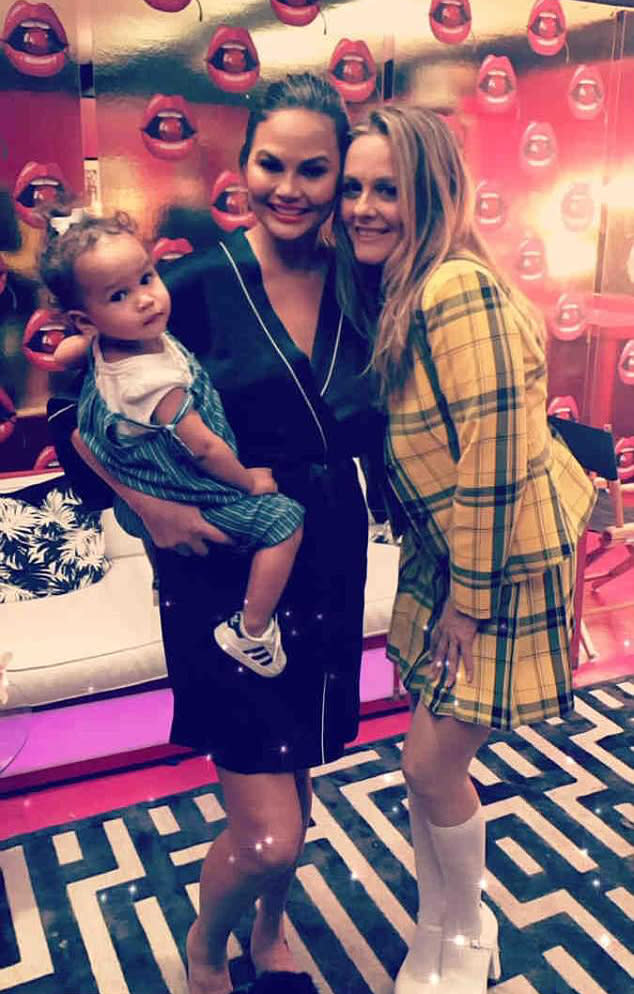 <p>If you were the real life Cher Horowitz, wouldn’t you use every opportunity to go back to the <em>Clueless</em> days too? Clearly, Chrissy Teigen approves. The model posted a photo with Alicia Silverstone, who was rocking the memorable yellow plaid skirt and blazer combo from the film in real life. (Photo: Instagram/Chrissy Teigen) </p>