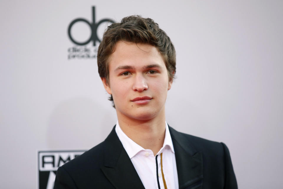 Ansel Elgort (22 años): Otra estrella de la saga Divergente estuvo dentro de la lista que trabajó Disney con los directores del filme pero no llegó a instancias finales.