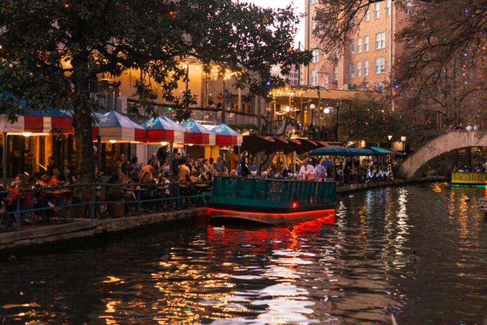 Vibrant dining and nightlife in San Antonio along the riverside