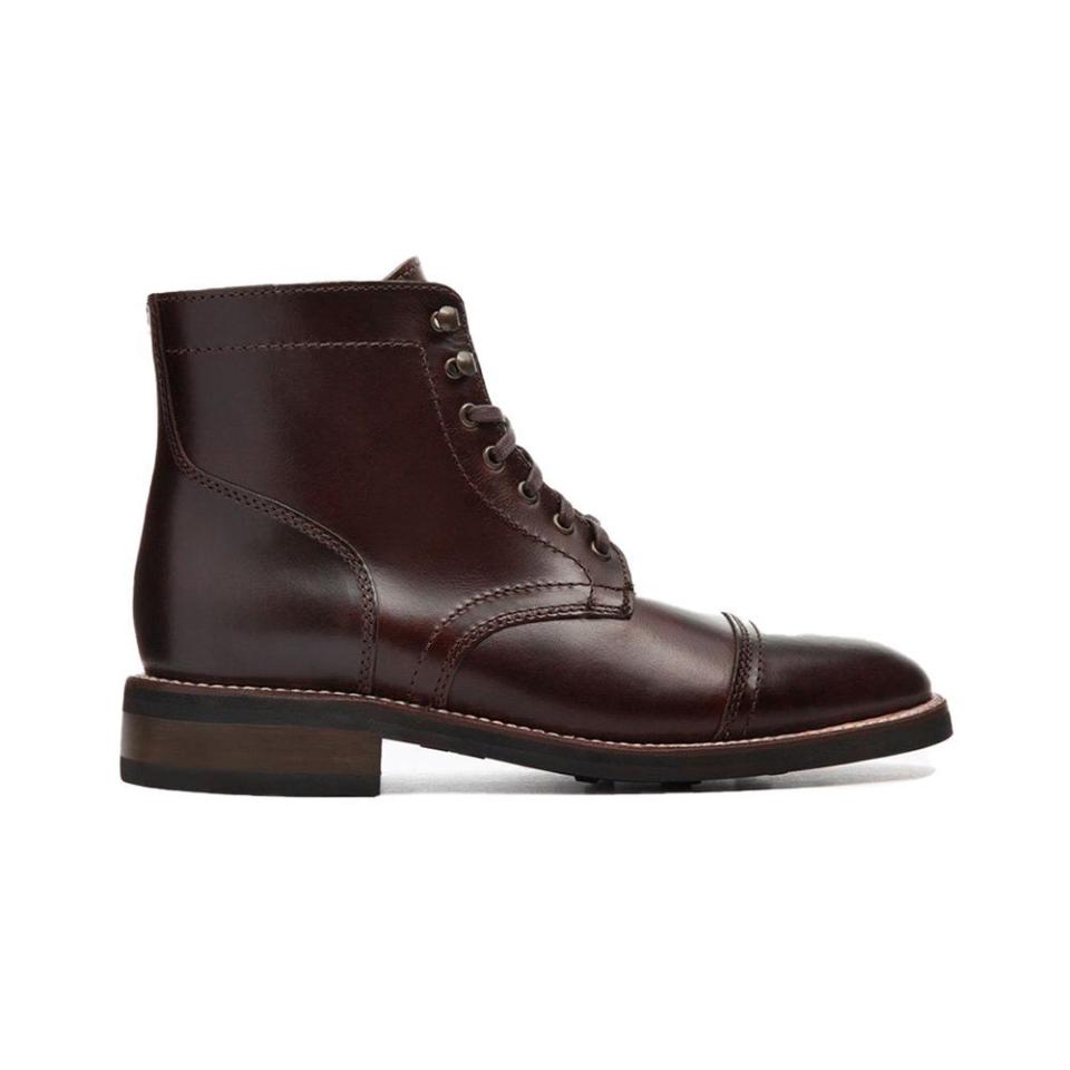 Captain Cap Toe Leather Boots