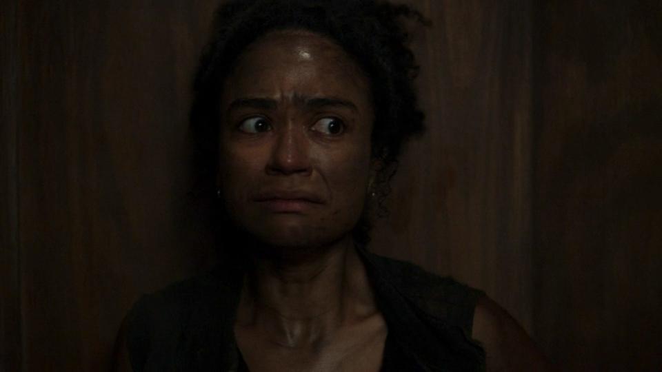 TWD 1106 Lauren Ridloff hallway scene