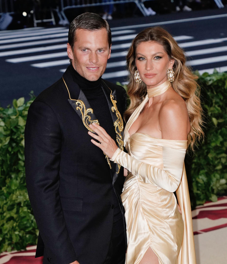 NEW YORK, NY - MAY 07:  Gisele Bundchen and Tom Brady attends the Heavenly Bodies: Fashion & The Catholic Imagination Costume Institute Gala at Metropolitan Museum of Art on May 7, 2018 in New York City.  (Photo by Jackson Lee/Getty Images)