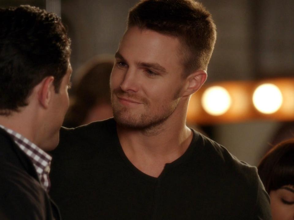 Stephen Amell on season one, episode nine of "New Girl."