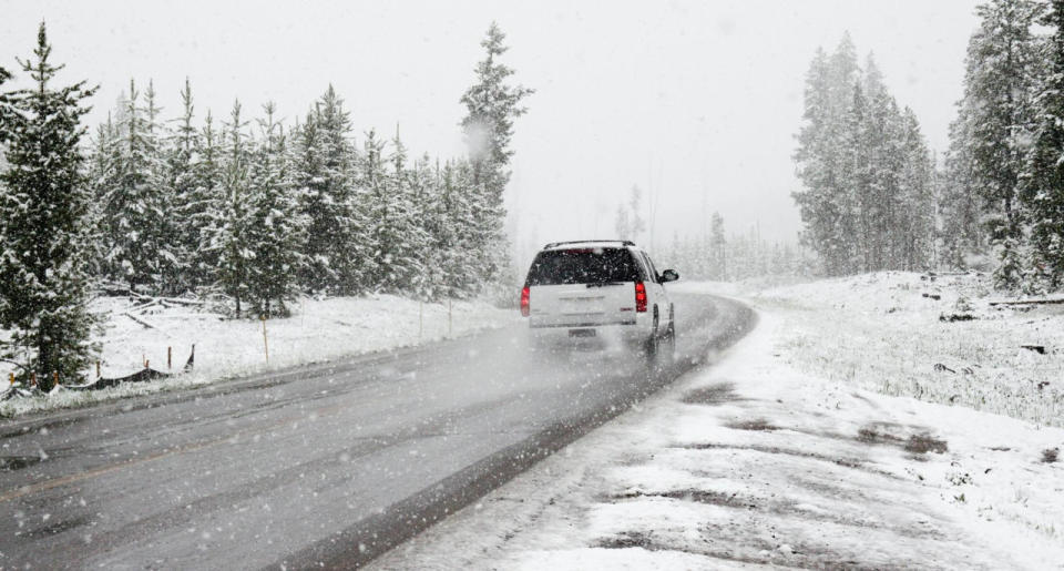 Snow continues on the Prairies before temperatures plummet