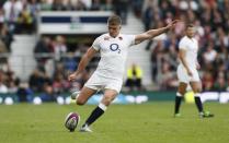 Rugby Union - England v Ireland - QBE International - Twickenham Stadium, London, England - 5/9/15 Owen Farrell of England kicks a penalty Reuters / Stefan Wermuth Livepic - RTX1R8LZ