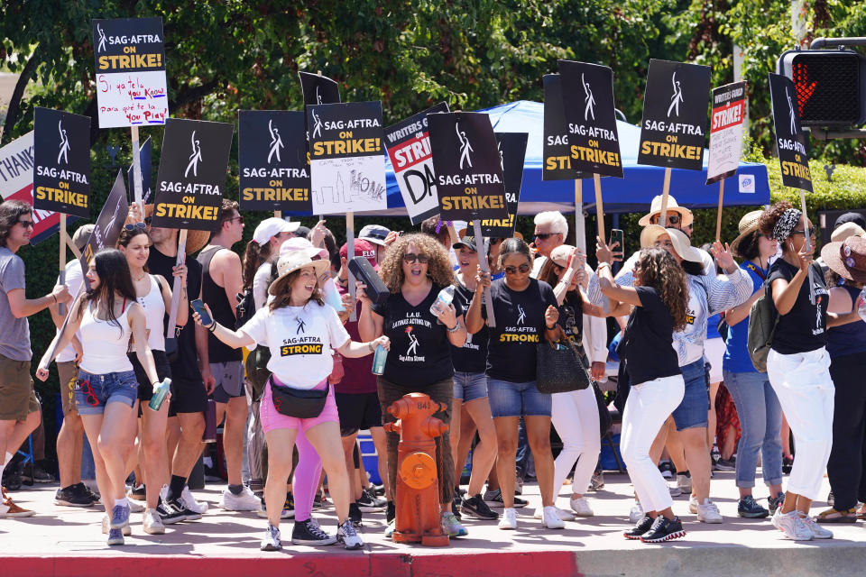 People at the SAG-AFTRA strike