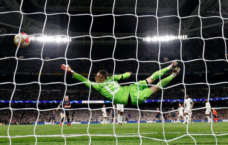 Foto del martes del jugador del Manchester City Josko Gvardiol marcando ante el Real Madrid