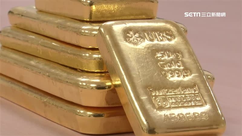 黃金價格一夕暴漲，4日突破每盎司2100美元的新高點。（圖／資料照）