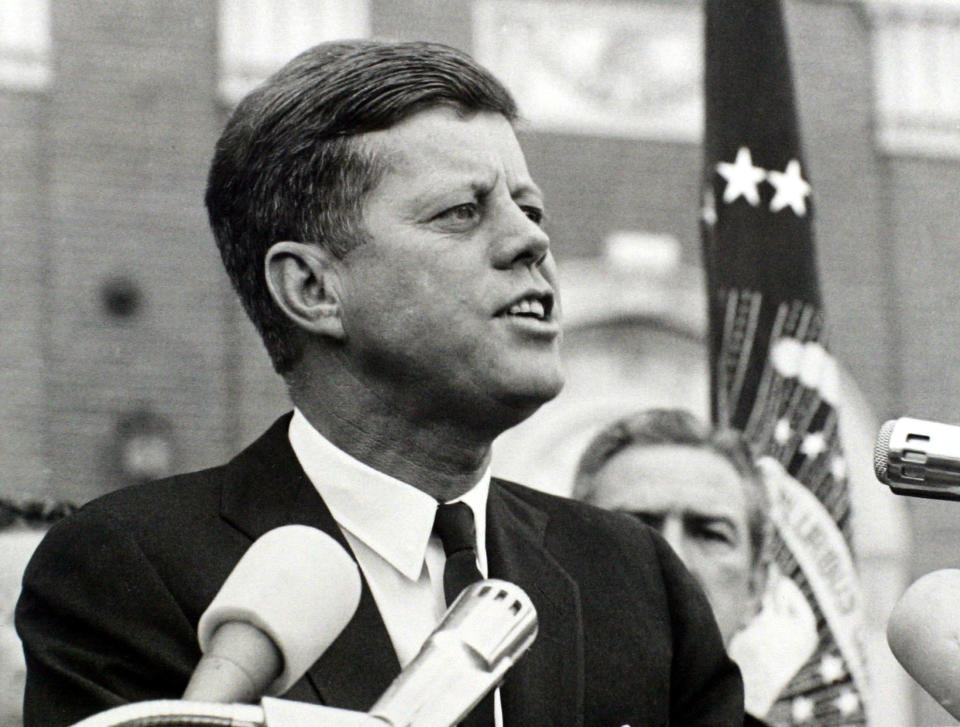 - PHOTO TAKEN 22NOV1963- President John F. Kennedy delivers a speech at a rally in Fort Worth, Texas several hours before his assassination in this November 22, 1963 photo by White House photographer Cecil Stoughton obtained from the John F. Kennedy Presidential Library in Boston.  The 40th anniversary of Kennedy's assassination will be on November 22, 2003. Texas Governor John Connely, who was seriously wounded in the assassination, looks over the president's shoulder at right. 
&W ONLY 
??? USE ONLY  
(Credit : JFK Library/The White House/Cecil Stoughton)