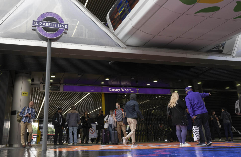 EDITORIAL USE ONLY General views as the Elizabeth line opens for passenger service today, which will cut journey times to Canary Wharf by up to 20 minutes from central London. Picture date: Tuesday May 24, 2022.