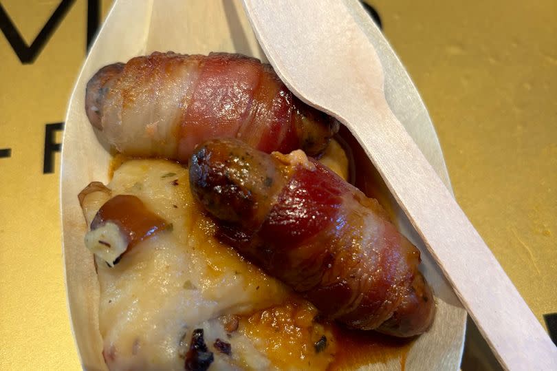 Pigs Double Wrapped in Blankets (price and delivery date to be confirmed)