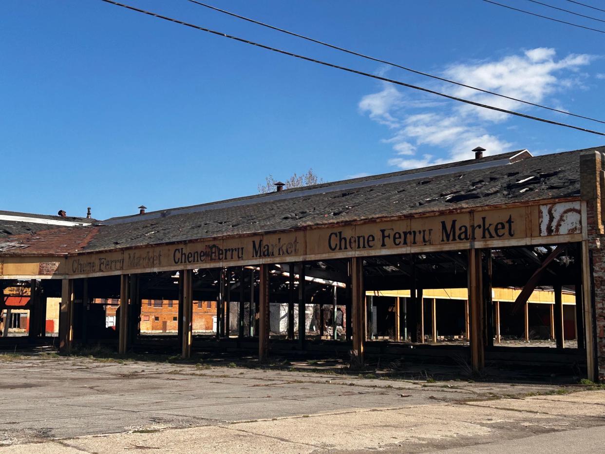 The remains of the Chene Ferry Market can be found along Ferry Street and Dubois Street in the city's North End. Built in 1893 as one of the last open-air markets to be constructed in Detroit, the farmer's market operated until the late 1980s.