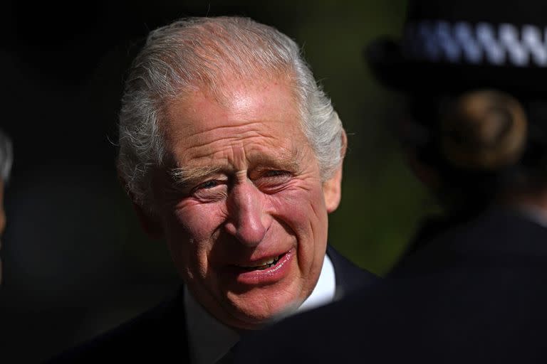 Carlos se convirtió en rey británico por la muerte de su madre, Isabel II. (Photo by CARL DE SOUZA / POOL / AFP)