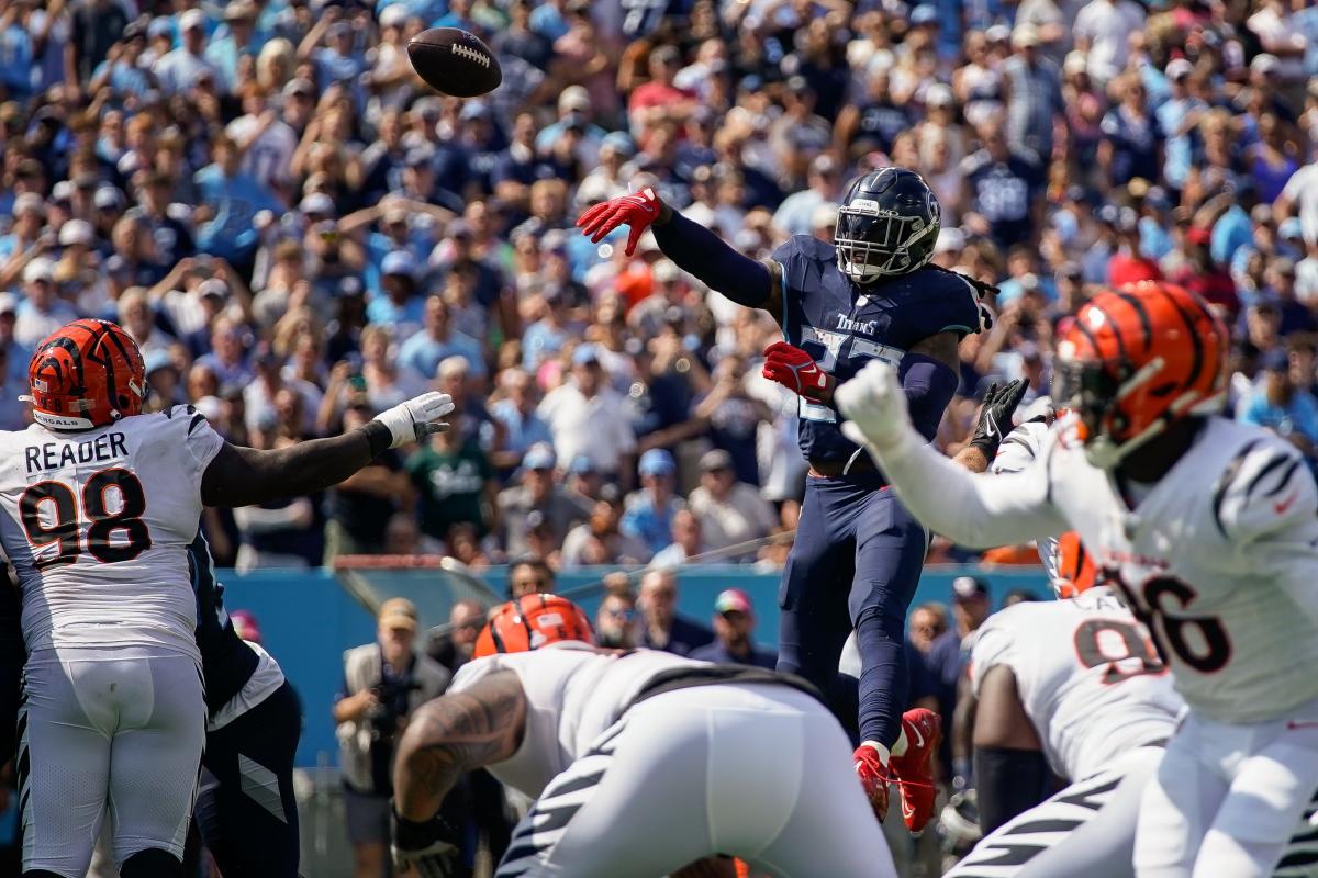 Tennessee Titans' Derrick Henry throws 4th career touchdown pass