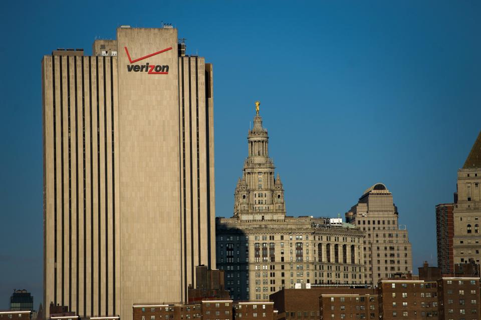 New York City's Verizon Building, which was designed by Rose, Beaton & Rose and completed in 1975, is not only aesthetically displeasing but it's located in downtown Manhattan, near the Brooklyn Bridge and East River. Which is to say, it's wasting a great opportunity in a prime New York real estate space.