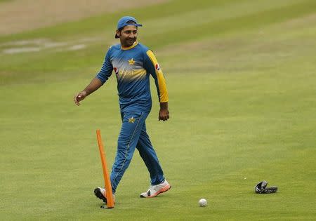 Britain Cricket - Pakistan Nets - Emirates Old Trafford - 6/9/16 Pakistan's Sarfraz Ahmed during nets Action Images via Reuters / Lee Smith Livepic/File Photo