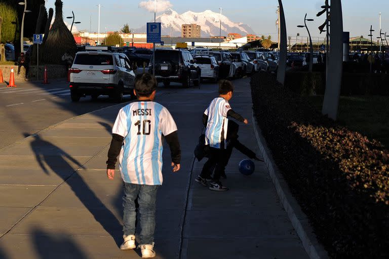 El furor por ver a Argentina en La Paz es tal que la Federación Boliviana de Fútbol (FBF) anunció una recaudación récord para el partido de este martes: más de un millón de dólares