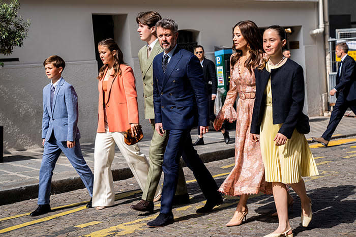 Federico y Mary de Dinamarca con sus hijos