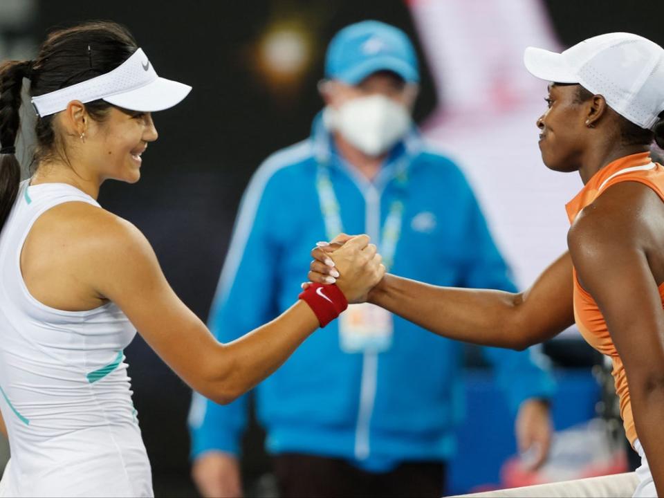 Emma Raducanu shakes hands with Sloane Stephens (Getty)