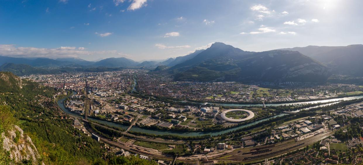 The ringed building is the European Synchrotron Radiation Facility in France, where LENR researchers are studying palladium nanoparticles.