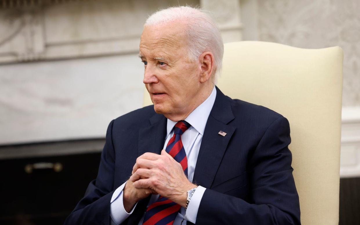 Von Joe Biden kursieren derzeit Videos in den sozialen Medien, die das Weiße Haus nun als 