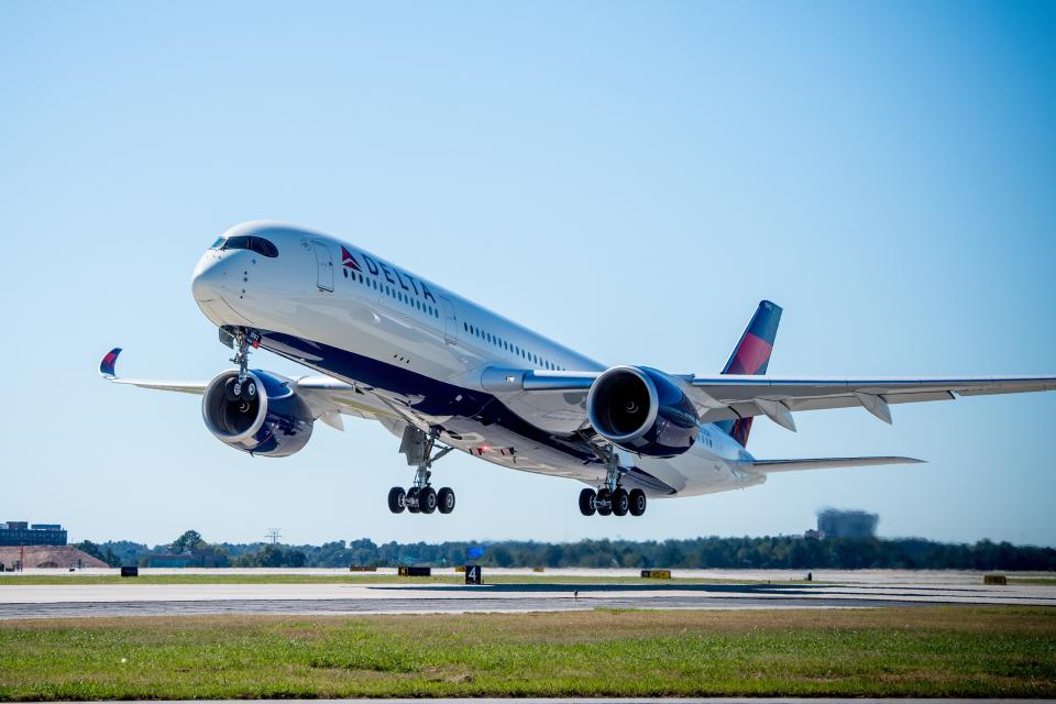 A Delta Air Lines A350 on departure (Chris Rank/Rank Studios 2017)