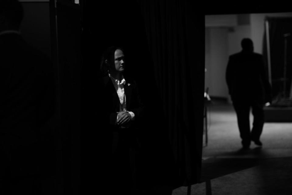 <p>A Secret Service agent stands watch on the floor at the DNC in Philadelphia, PA. on July 27, 2016. (Photo: Khue Bui for Yahoo News)</p>