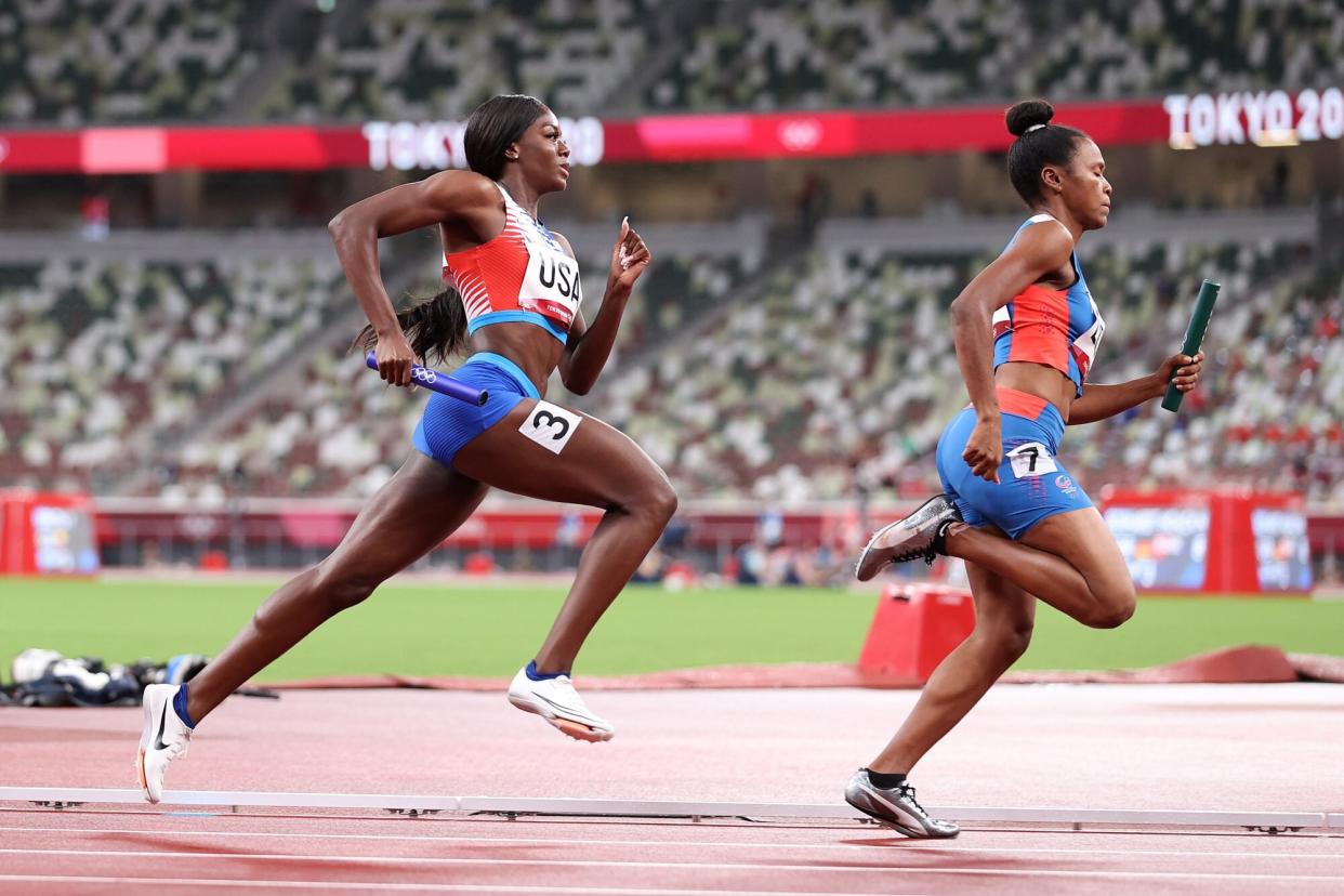 4X400 meter mixed first round relay