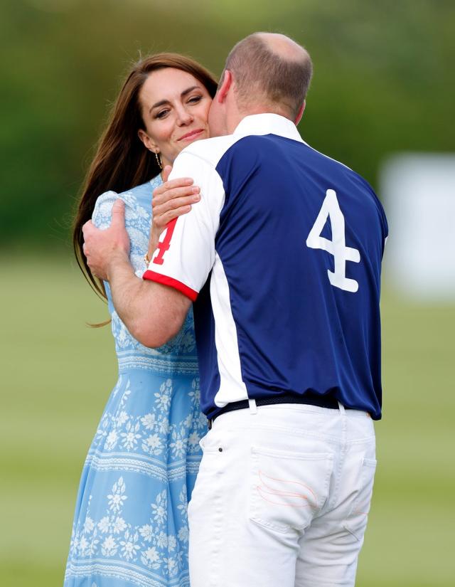 kate middleton and prince william kiss