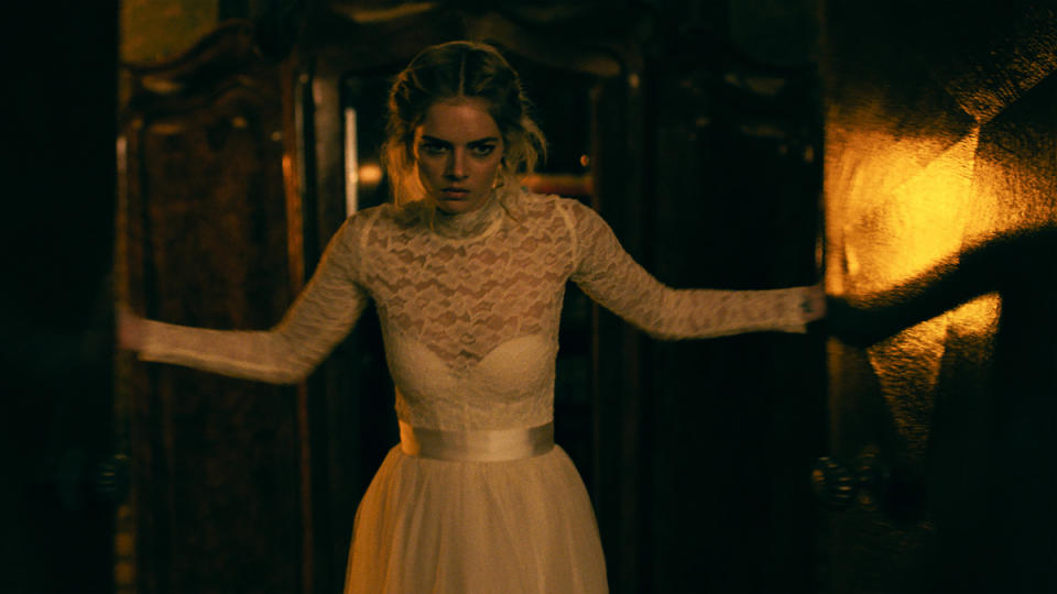 Samara Weaving as Grace in horror movie 'Ready Or Not'. (Credit: 20th Century Fox)